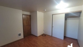 Conveniently Located 2 Bedroom Townhouse in SE Powellhurst/Gilbert