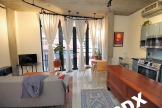 Fully Furnished Studio Condo In the Heart of the Pearl District!