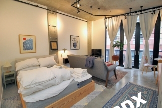 Fully Furnished Studio Condo In the Heart of the Pearl District!