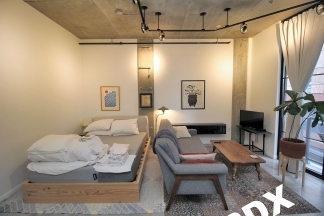 Fully Furnished Studio Condo In the Heart of the Pearl District!