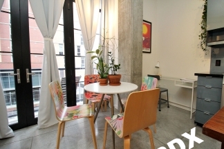 Fully Furnished Studio Condo In the Heart of the Pearl District!