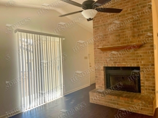Spacious 2 Bedroom Duplex with Fireplace in Northeast San Antonio
