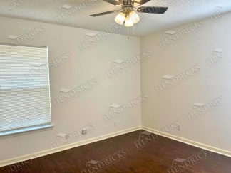 Spacious 2 Bedroom Duplex with Fireplace in Northeast San Antonio