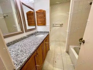 Spacious 2 Bedroom Duplex with Fireplace in Northeast San Antonio