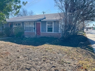 Charming 1 Bedroom Duplex Near Shopping and Schools in San Antonio