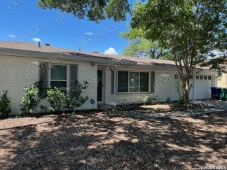 Bright 3BR Home Near Jefferson High School with Garage and Yard