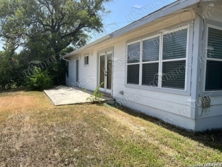 Bright 3BR Home Near Jefferson High School with Garage and Yard