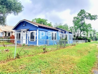 Charming Rental Opportunity in Vibrant San Antonio - 933 Lamar Street Awaits!