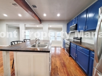 Charming Rental Opportunity in Vibrant San Antonio - 933 Lamar Street Awaits!