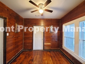 Charming Rental Opportunity in Vibrant San Antonio - 933 Lamar Street Awaits!