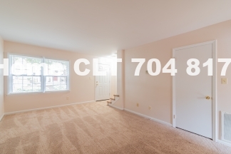 4631 Old Lantern Way