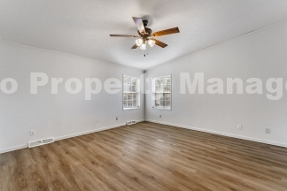 Spacious 4-Bedroom Home in Cave Springs – Move-In Ready!