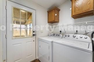 Spacious 4-Bedroom Home in Cave Springs – Move-In Ready!