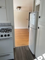 2nd Floor Apartment in Gorgeous Portland Heights Victorian!