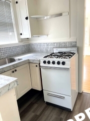 2nd Floor Apartment in Gorgeous Portland Heights Victorian!