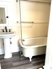 2nd Floor Apartment in Gorgeous Portland Heights Victorian!