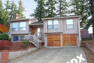 Gorgeous Updated Split-Level Home On Over-sized Lot in NE Portland