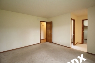 Gorgeous Updated Split-Level Home On Over-sized Lot in NE Portland
