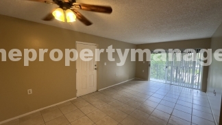 Charming 2-Bed Condo Retreat in West Palm Beach – Cozy Living Awaits!