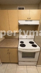 Charming 2-Bed Condo Retreat in West Palm Beach – Cozy Living Awaits!