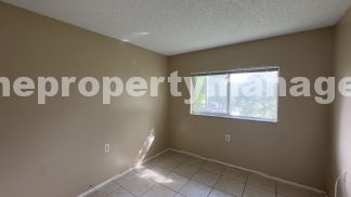 Charming 2-Bed Condo Retreat in West Palm Beach – Cozy Living Awaits!