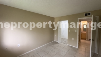 Charming 2-Bed Condo Retreat in West Palm Beach – Cozy Living Awaits!