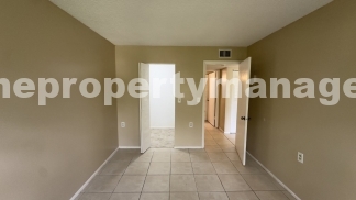 Charming 2-Bed Condo Retreat in West Palm Beach – Cozy Living Awaits!