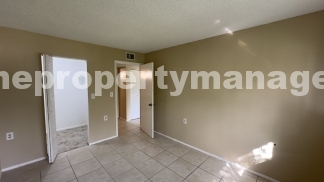 Charming 2-Bed Condo Retreat in West Palm Beach – Cozy Living Awaits!