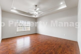 Charming 4-Bedroom Home in Rogers with Beautiful Natural Light!