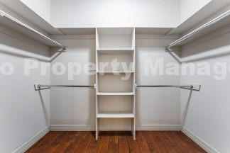 Charming 4-Bedroom Home in Rogers with Beautiful Natural Light!