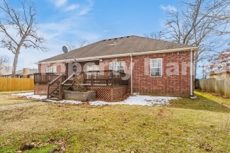 Charming 4-Bedroom Home in Rogers with Beautiful Natural Light!