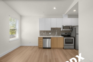 Upper Unit Spacious 1 Bedroom Apartment - SW Portland