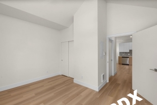 Upper Unit Spacious 1 Bedroom Apartment - SW Portland