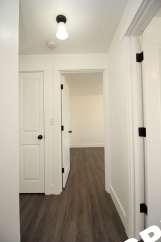 Super Cute 2 Bed Duplex Home - Steps to Foster/Powell Shopping & Dining