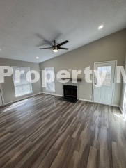 Newly Renovated 2-Bed, 1-Bath Duplex at 5629 Lochmoor !