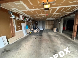VIEW VIEW VIEW! Spacious 2 Bed Condo - in Sought After Nob Hill