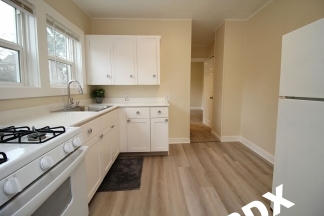 Freshly Updated 1 Bedroom with Reserved Parking In Vibrant SE PDX Neighborhood!