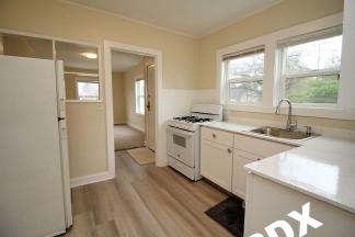 Freshly Updated 1 Bedroom with Reserved Parking In Vibrant SE PDX Neighborhood!