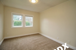 Freshly Updated 1 Bedroom with Reserved Parking In Vibrant SE PDX Neighborhood!