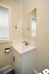 Freshly Updated 1 Bedroom with Reserved Parking In Vibrant SE PDX Neighborhood!
