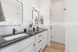 *Beautiful New Duplexes in Goddard School District*- First Month FREE !