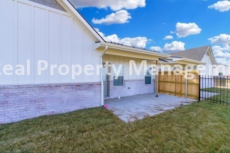 *Beautiful New Duplexes in Goddard School District*- First Month FREE !