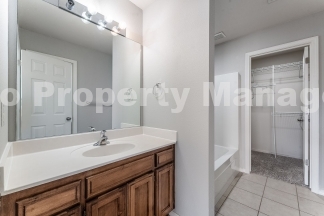 Introducing a spacious duplex with a great location in Bentonville, AR