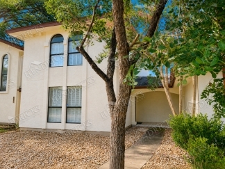 Beautifully Renovated 3 Bedroom Home in Royal Ridge