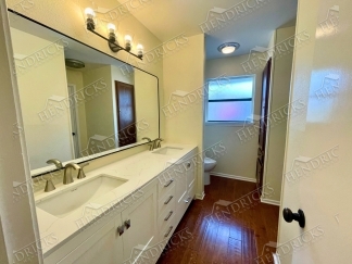 Beautifully Renovated 3 Bedroom Home in Royal Ridge