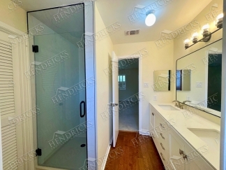 Beautifully Renovated 3 Bedroom Home in Royal Ridge