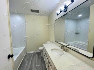 Beautifully Renovated 3 Bedroom Home in Royal Ridge