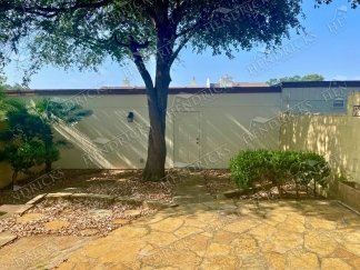 Beautifully Renovated 3 Bedroom Home in Royal Ridge