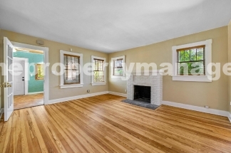 Charming 2-Bed With Backyard Oasis In West Palm Beach!