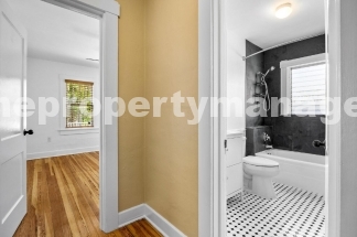 Charming 2-Bed With Backyard Oasis In West Palm Beach!